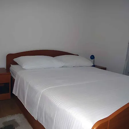 Okrug Gornji 24 *