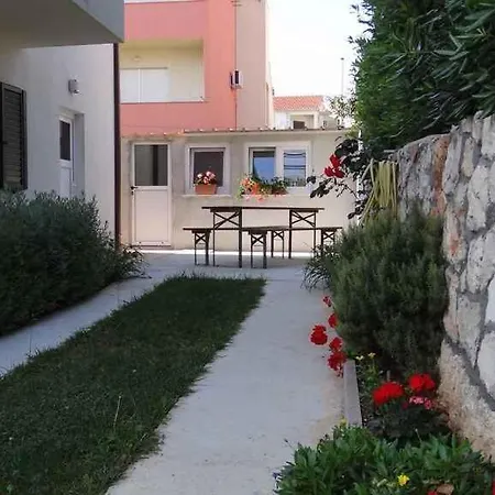 Apartmán Okrug Gornji 24 *