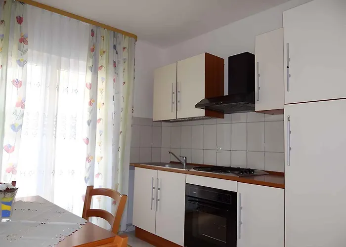 Okrug Gornji 24 *